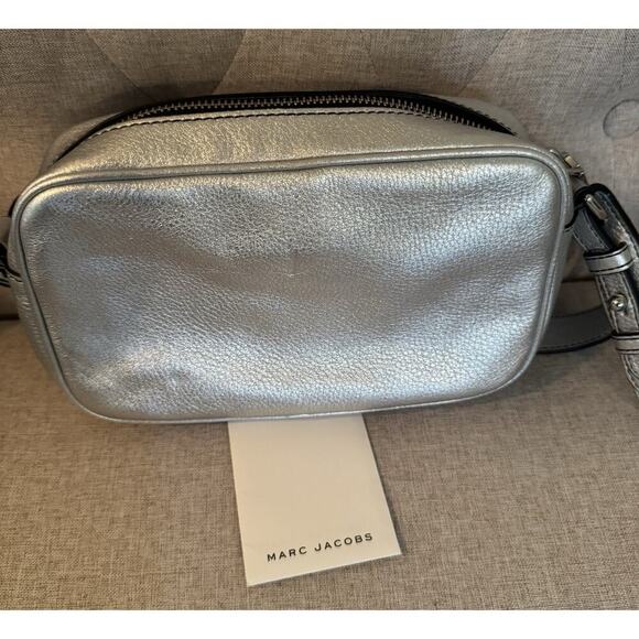 Marc Jacobs Zoom Tassel Silver Metallic Crossbody Bag. - Picture 7 of 8